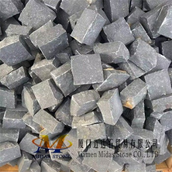 China Black Basalt Cobble Stone